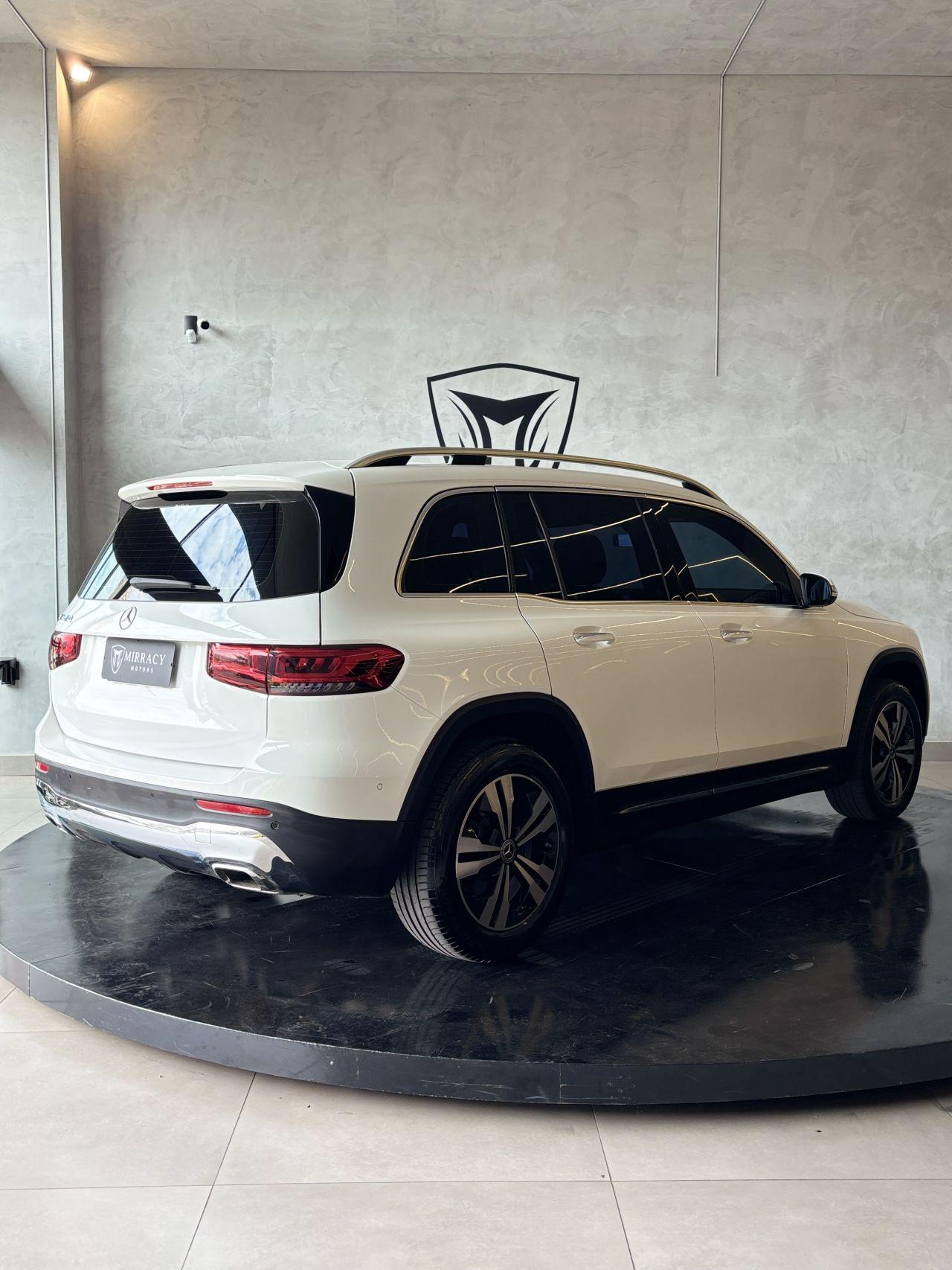 MERCEDES-BENZ GLB 200 - Foto