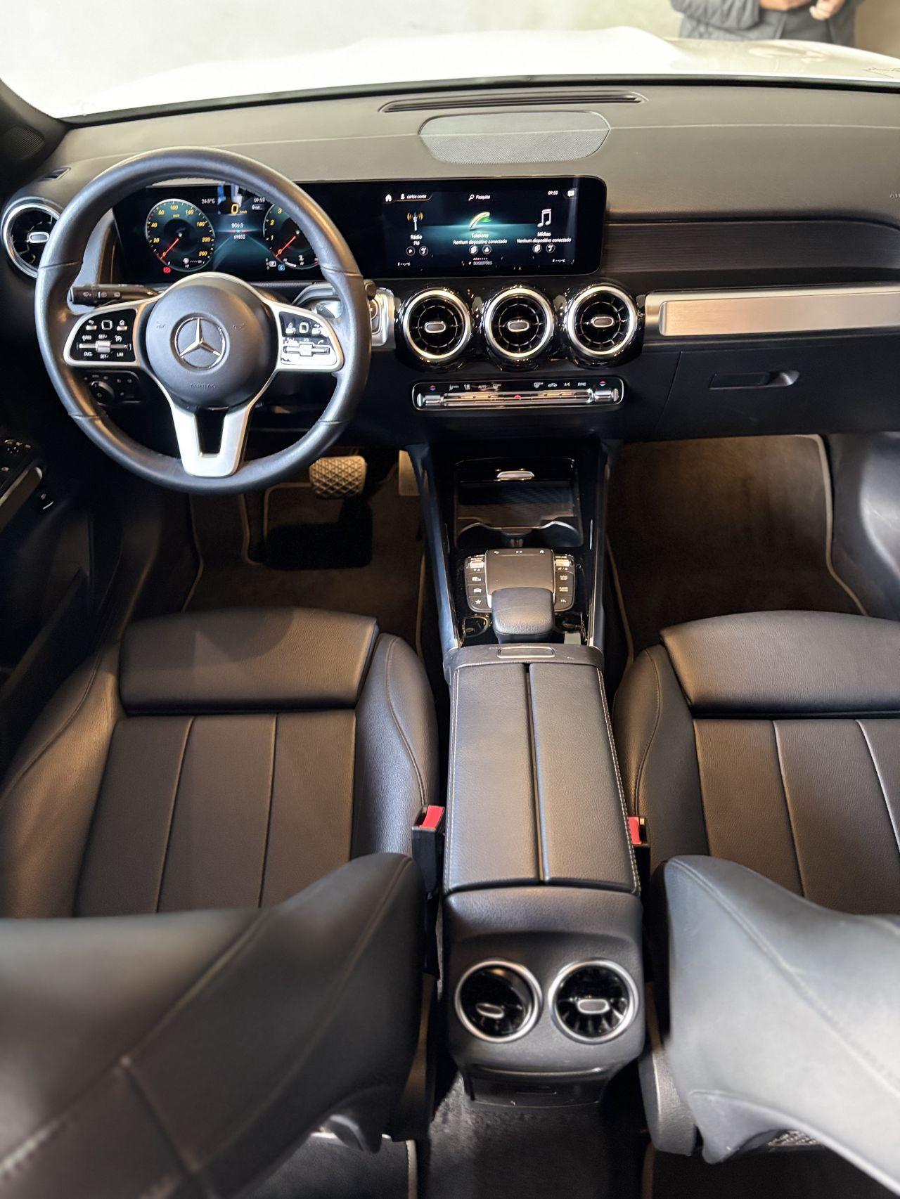 MERCEDES-BENZ GLB 200 - Foto