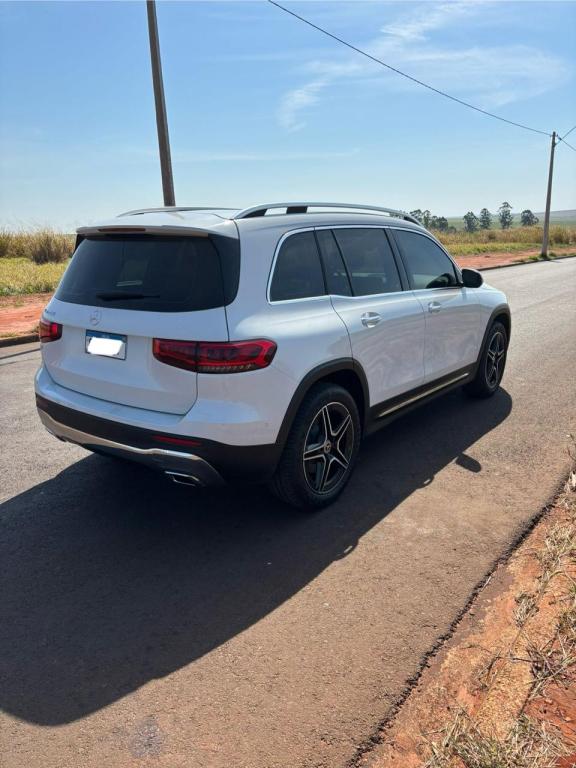 MERCEDES-BENZ GLB 200 - Foto