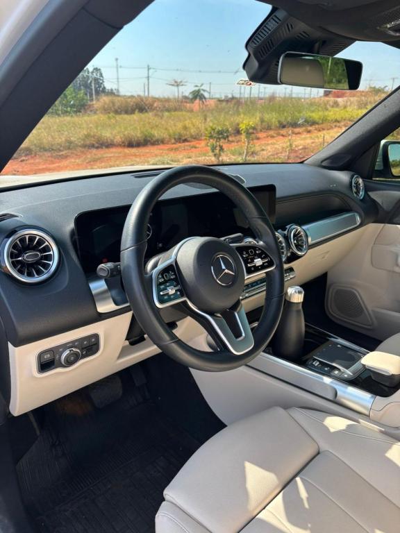 MERCEDES-BENZ GLB 200 - Foto