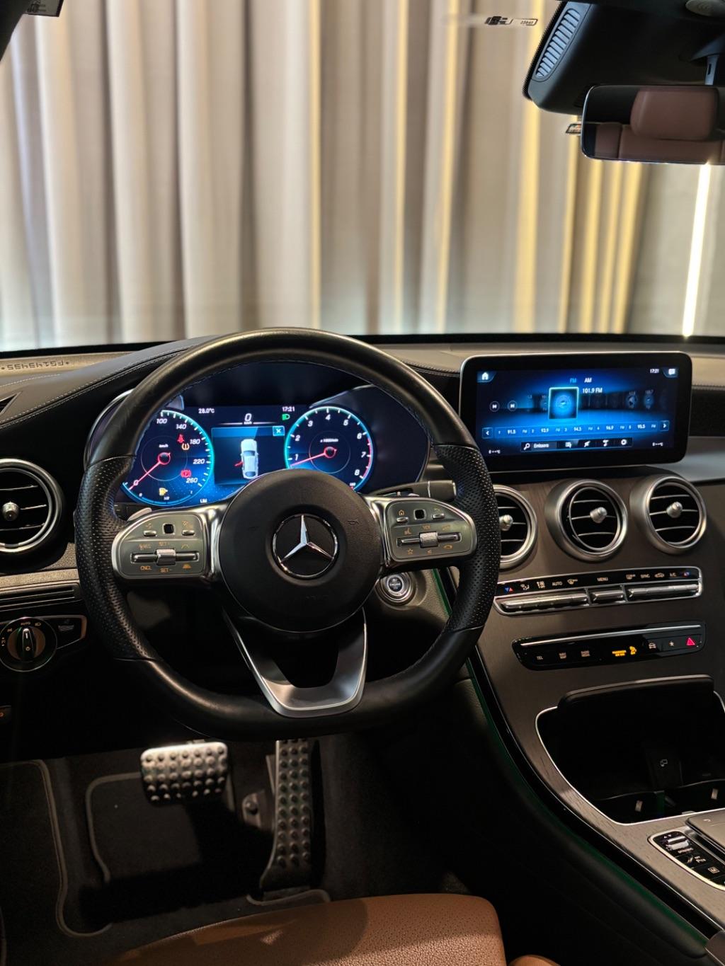 MERCEDES-BENZ GLC 300 - Foto