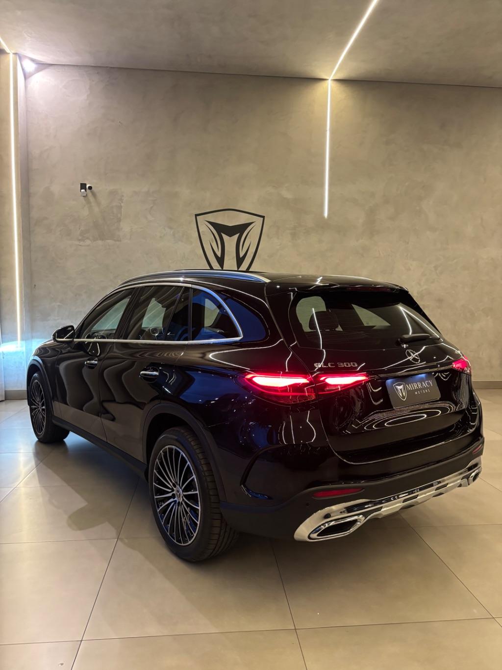MERCEDES-BENZ GLC 300 - Foto