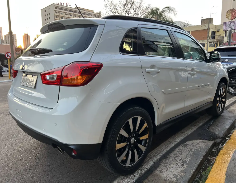 MITSUBISHI ASX - Foto