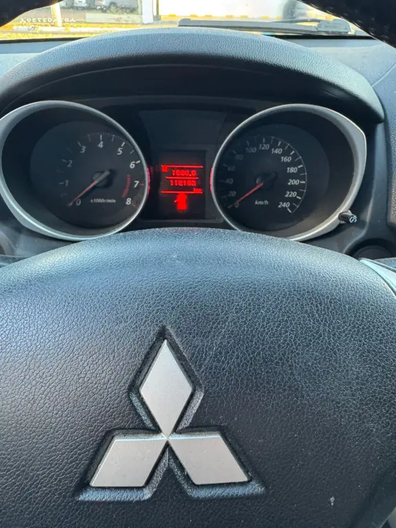 MITSUBISHI ASX - Foto