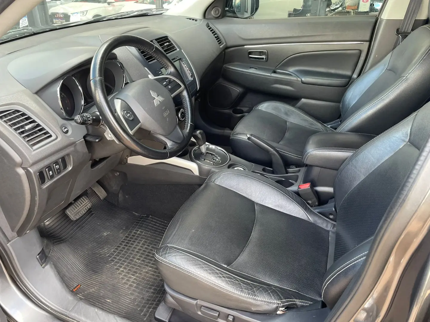 MITSUBISHI ASX - Foto