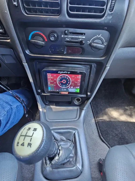 MITSUBISHI Colt - Foto