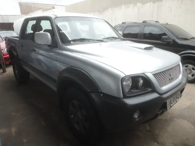 MITSUBISHI L 200 - Foto