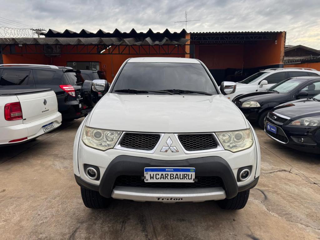 MITSUBISHI L 200 - Foto