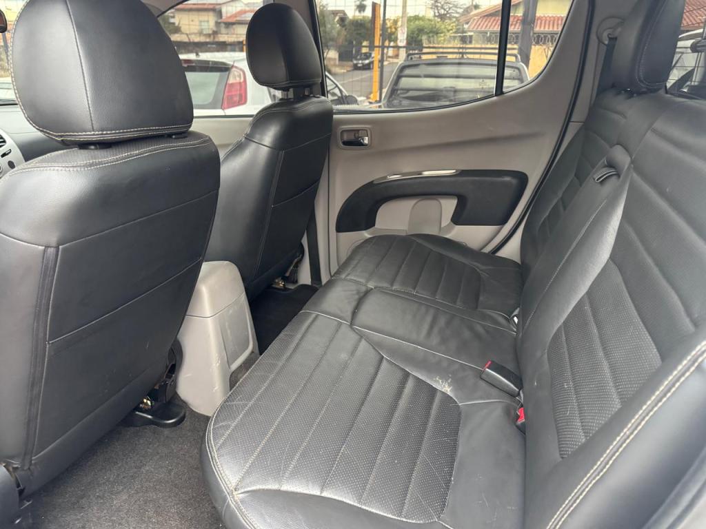 MITSUBISHI L 200 - Foto