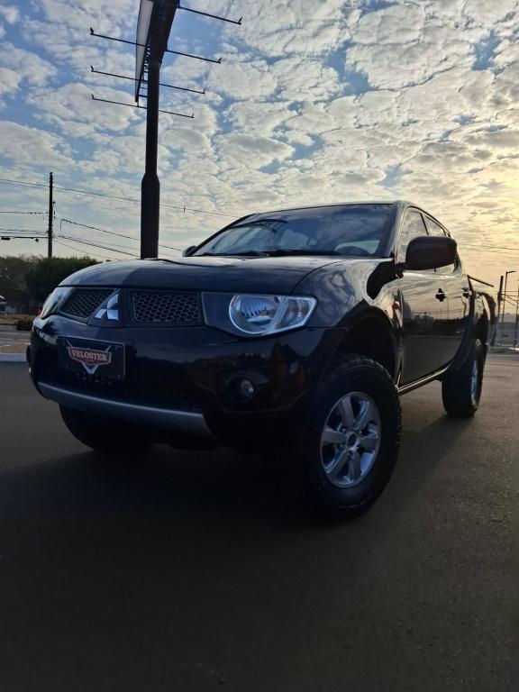 MITSUBISHI L 200 Triton