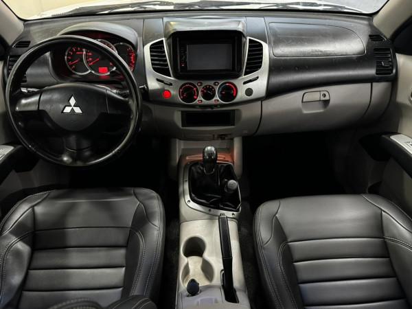 MITSUBISHI L 200 Triton - Foto