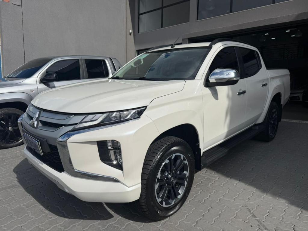 MITSUBISHI L 200 Triton - Foto