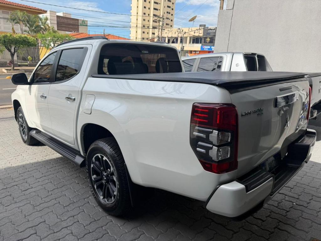 MITSUBISHI L 200 Triton - Foto