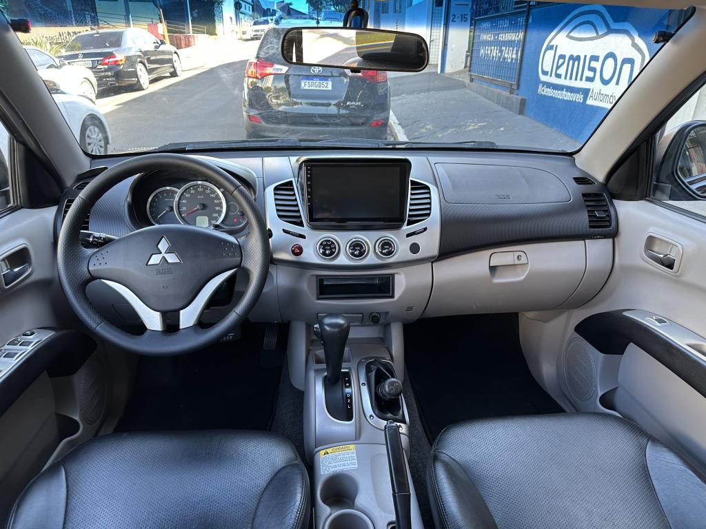 MITSUBISHI L 200 Triton - Foto