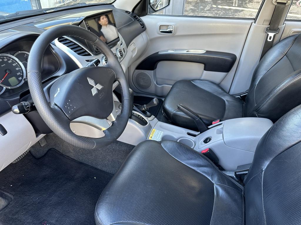 MITSUBISHI L 200 Triton - Foto