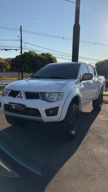 MITSUBISHI L 200 Triton