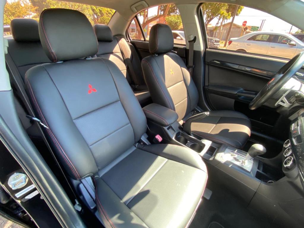 MITSUBISHI Lancer - Foto