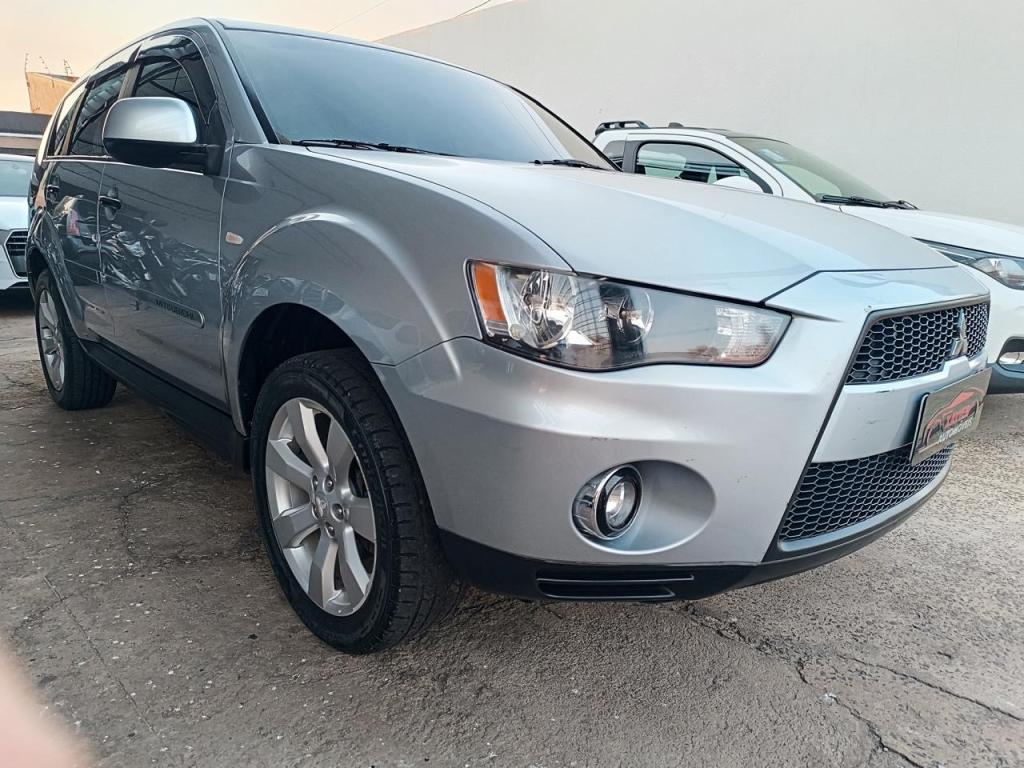 MITSUBISHI Outlander - Foto