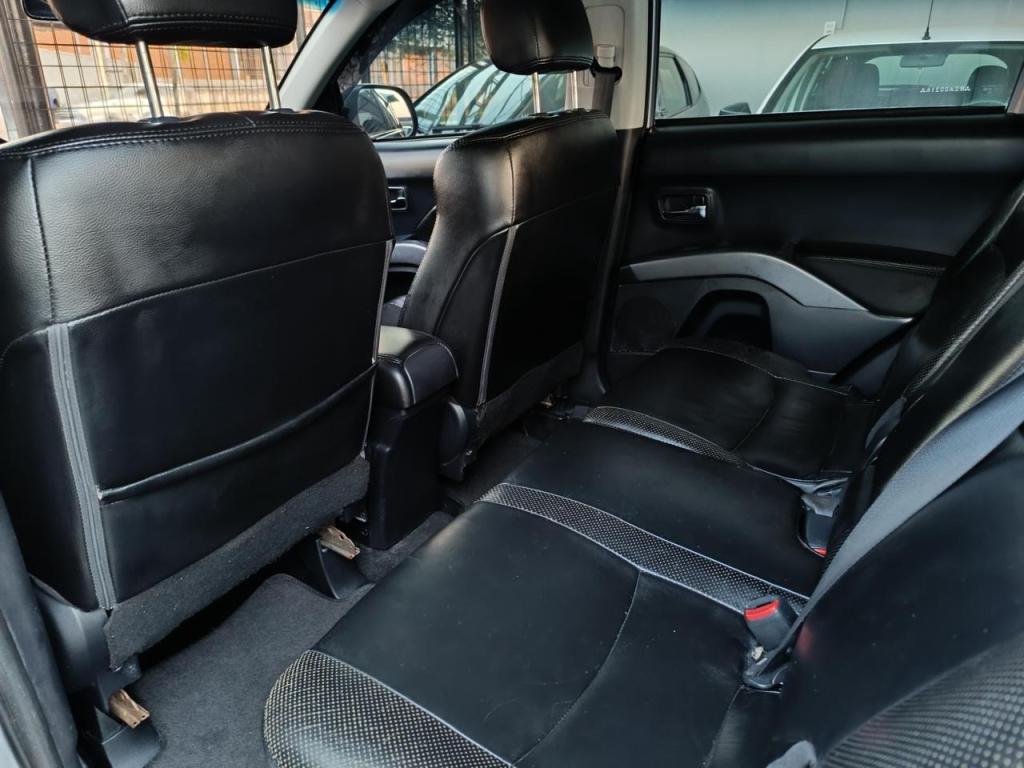 MITSUBISHI Outlander - Foto