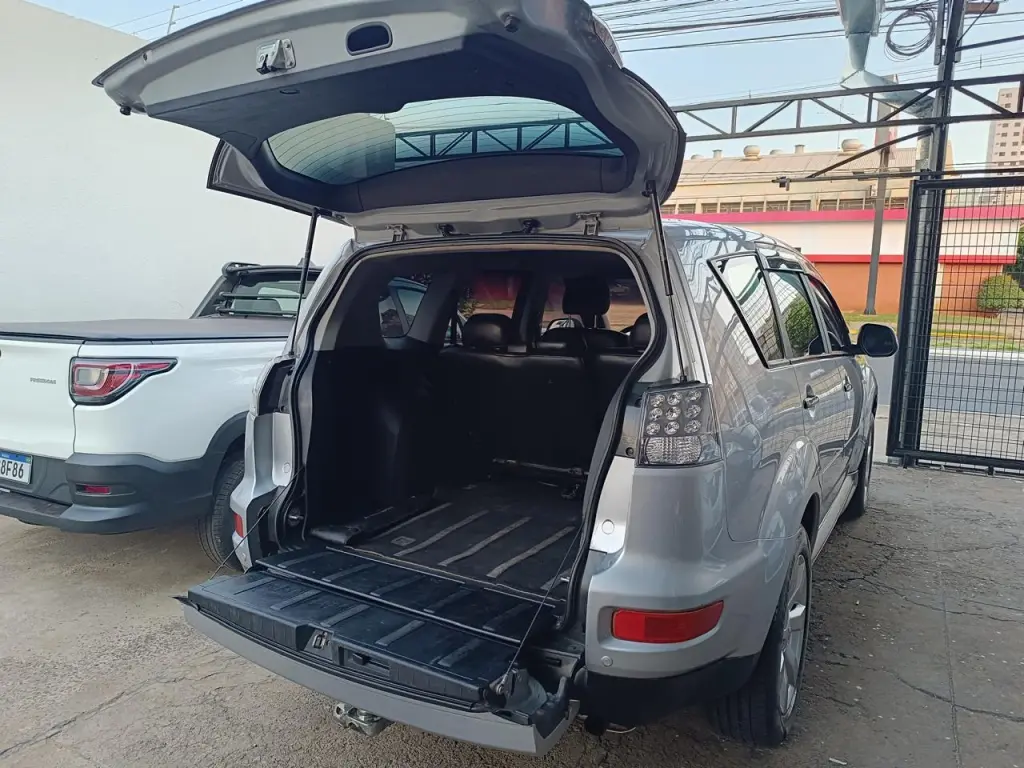 MITSUBISHI Outlander - Foto