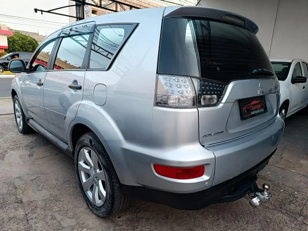 MITSUBISHI Outlander - Foto