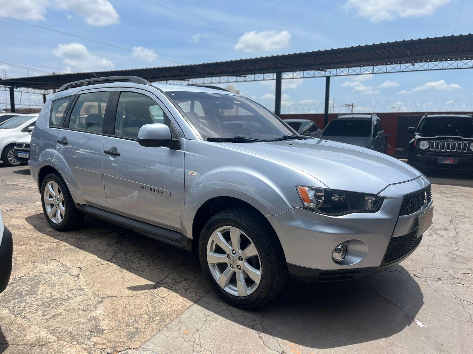 MITSUBISHI Outlander - Foto