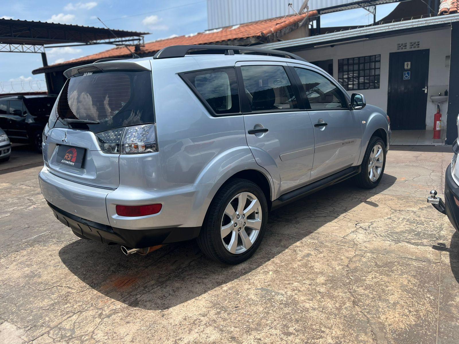 MITSUBISHI Outlander - Foto