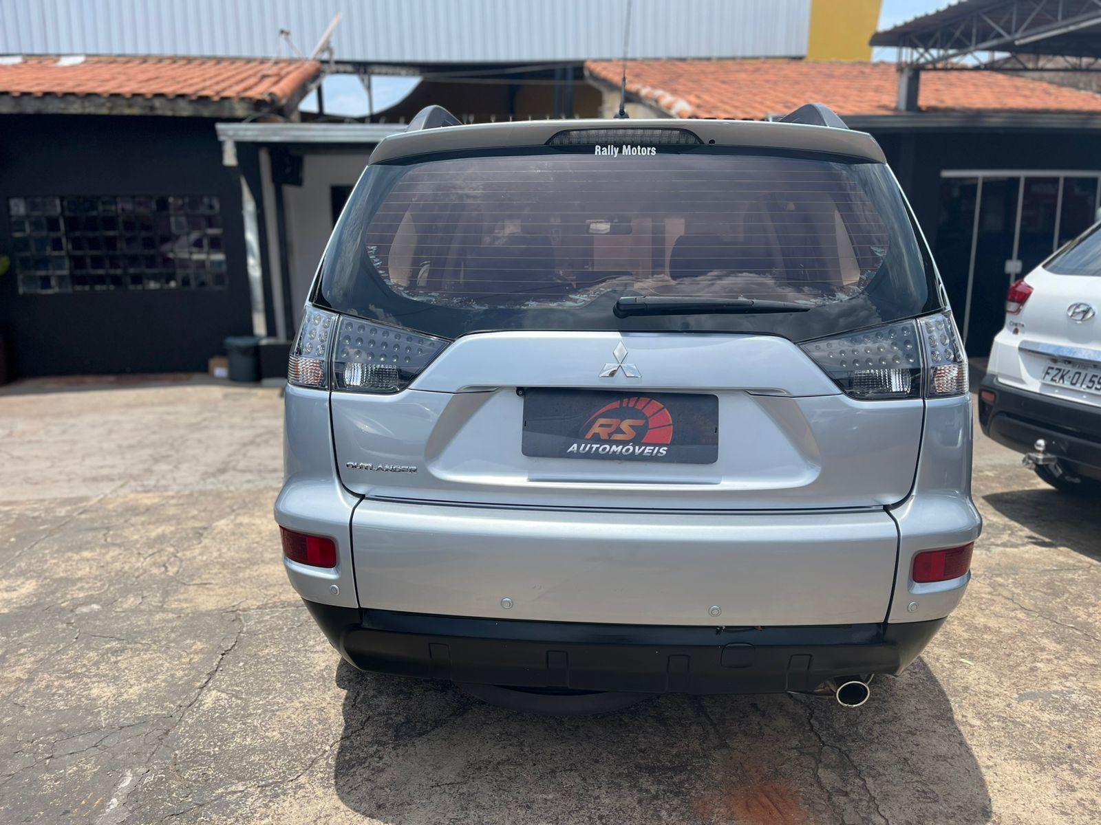 MITSUBISHI Outlander - Foto