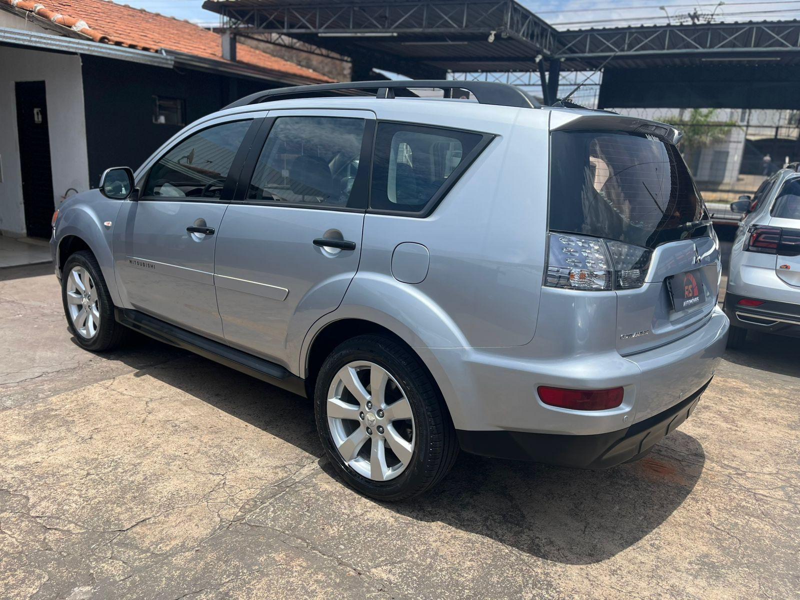 MITSUBISHI Outlander - Foto