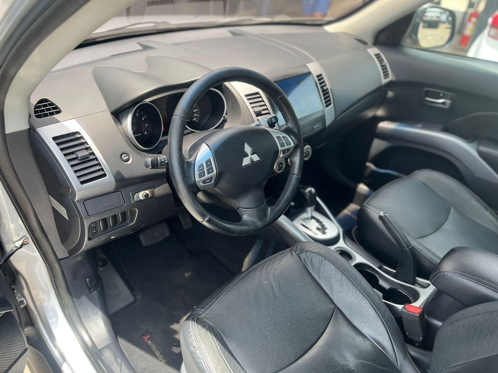 MITSUBISHI Outlander - Foto