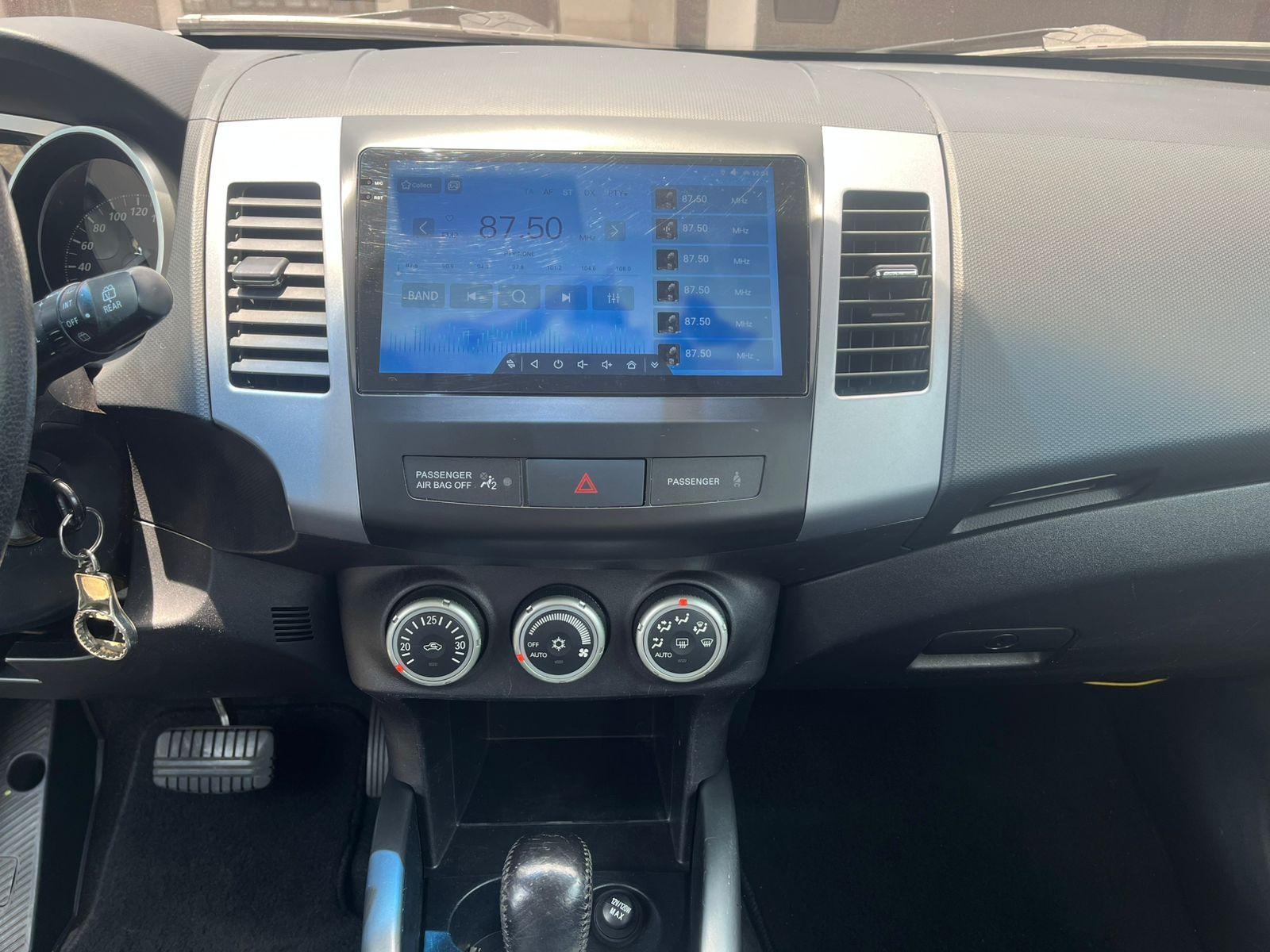 MITSUBISHI Outlander - Foto