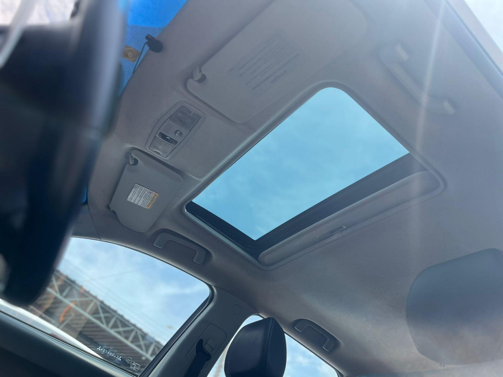 MITSUBISHI Outlander - Foto