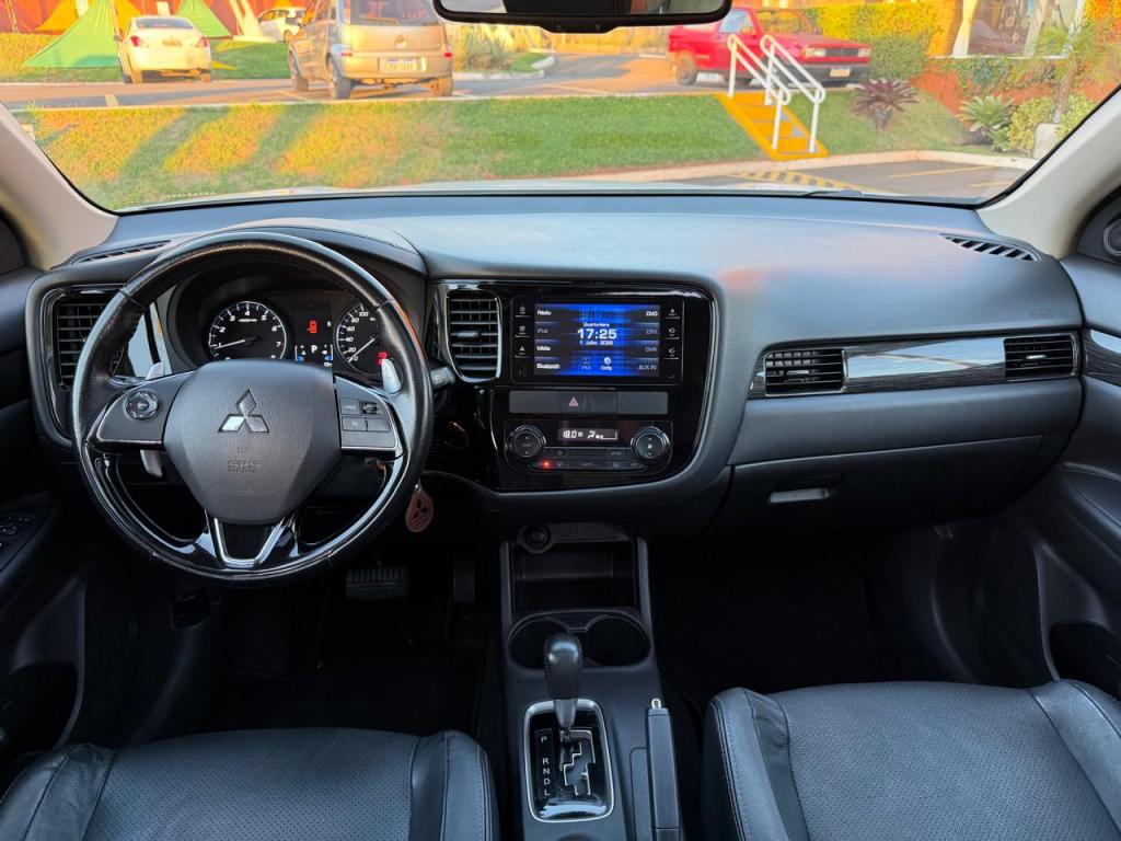 MITSUBISHI Outlander - Foto