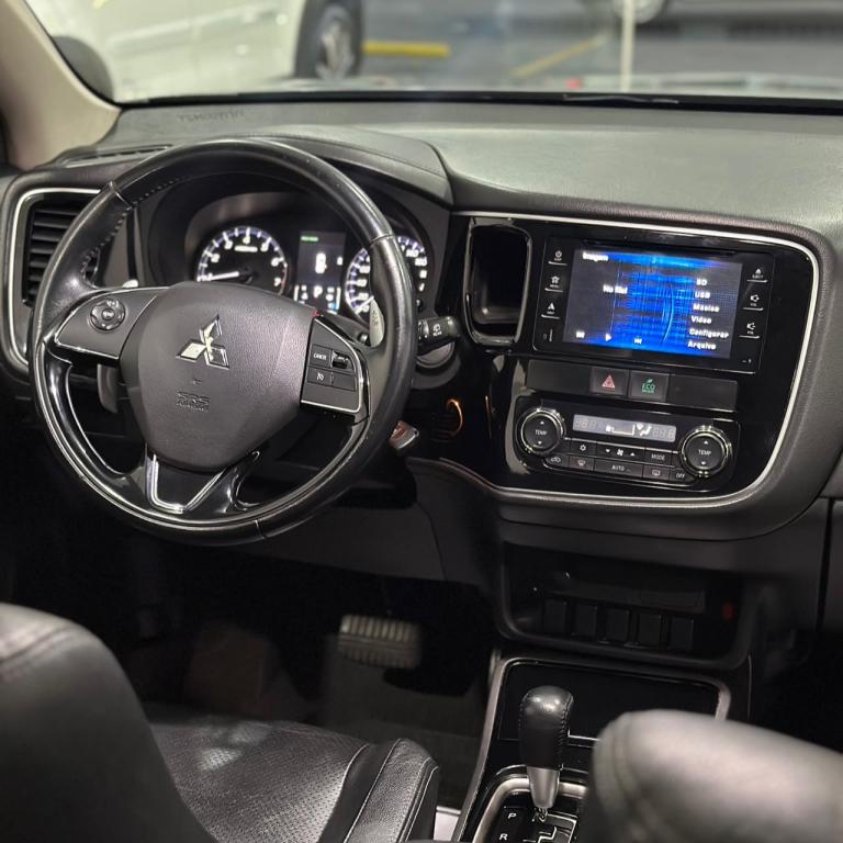 MITSUBISHI Outlander - Foto