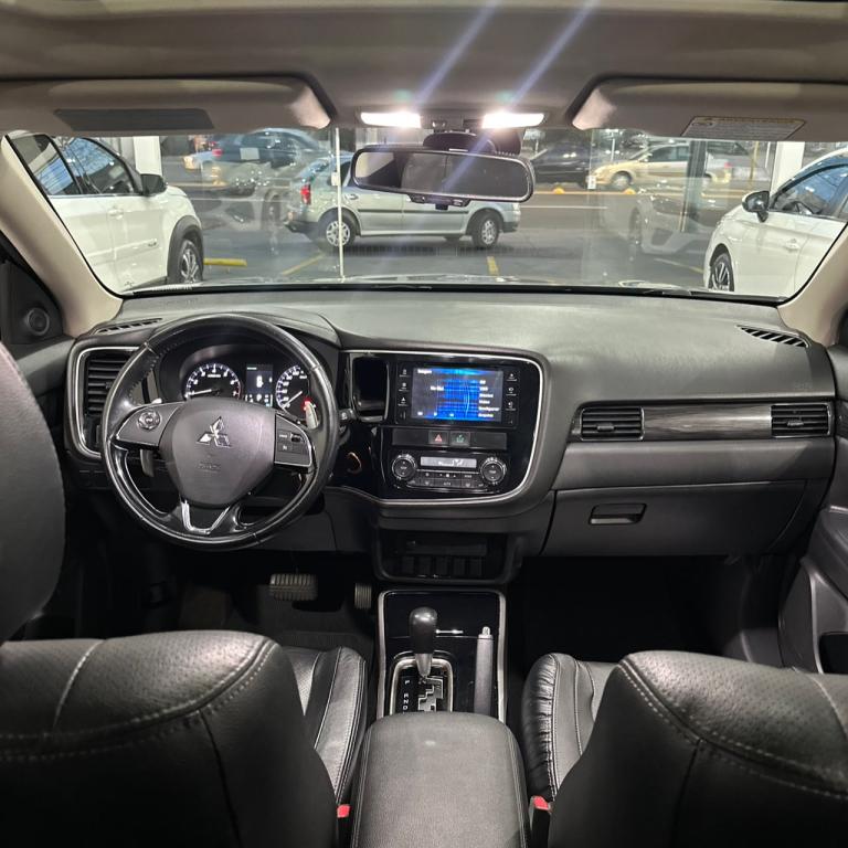 MITSUBISHI Outlander - Foto