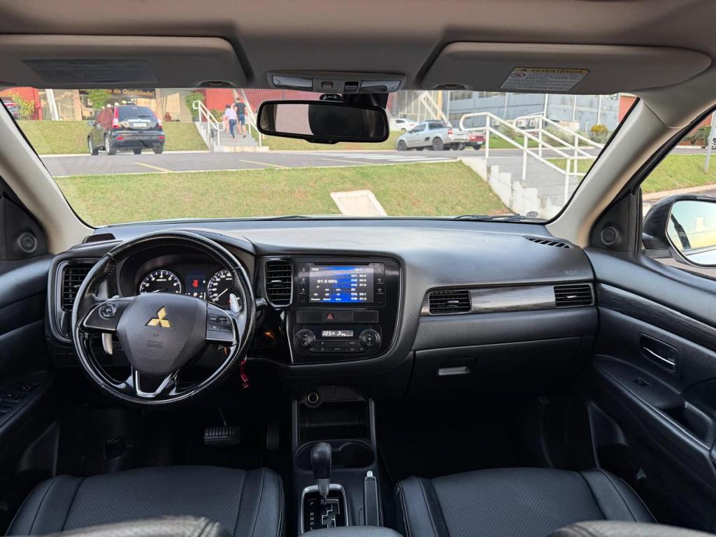 MITSUBISHI Outlander - Foto