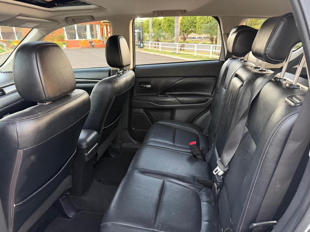 MITSUBISHI Outlander - Foto