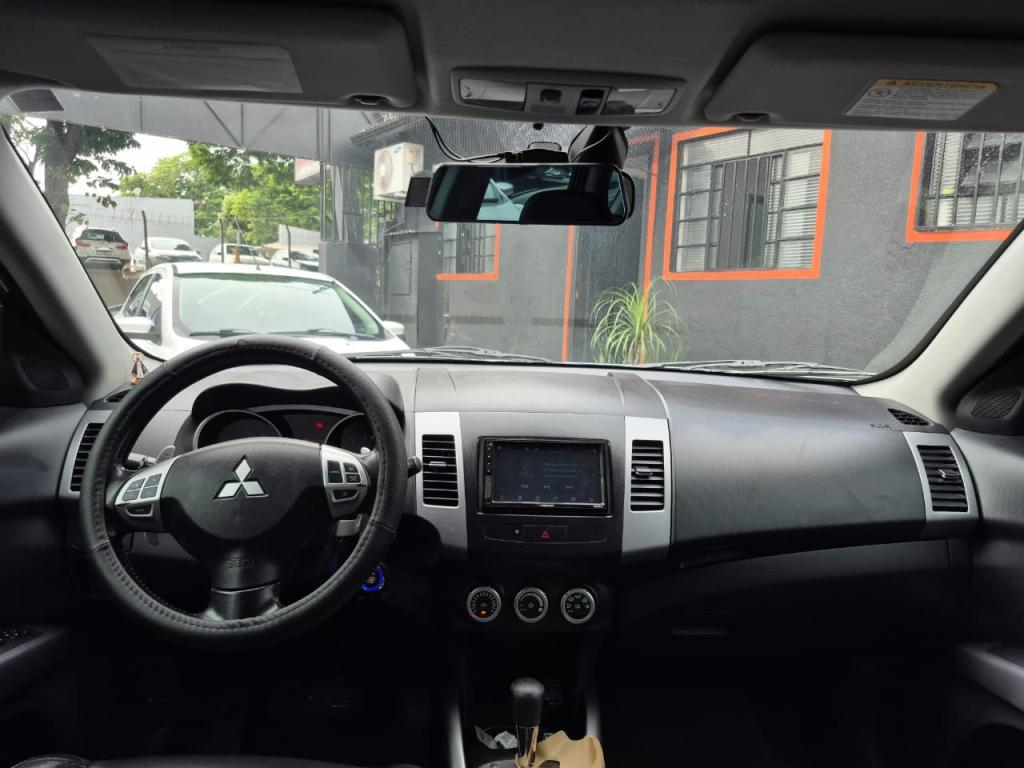 MITSUBISHI Outlander - Foto