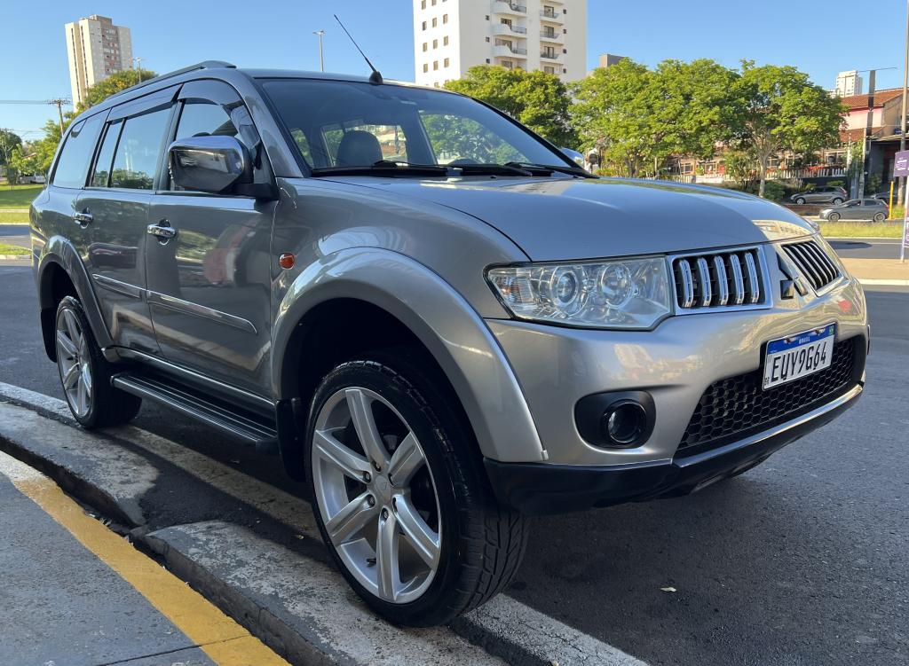 MITSUBISHI Pajero Dakar