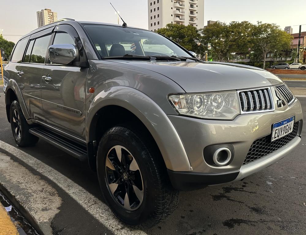 MITSUBISHI Pajero Dakar