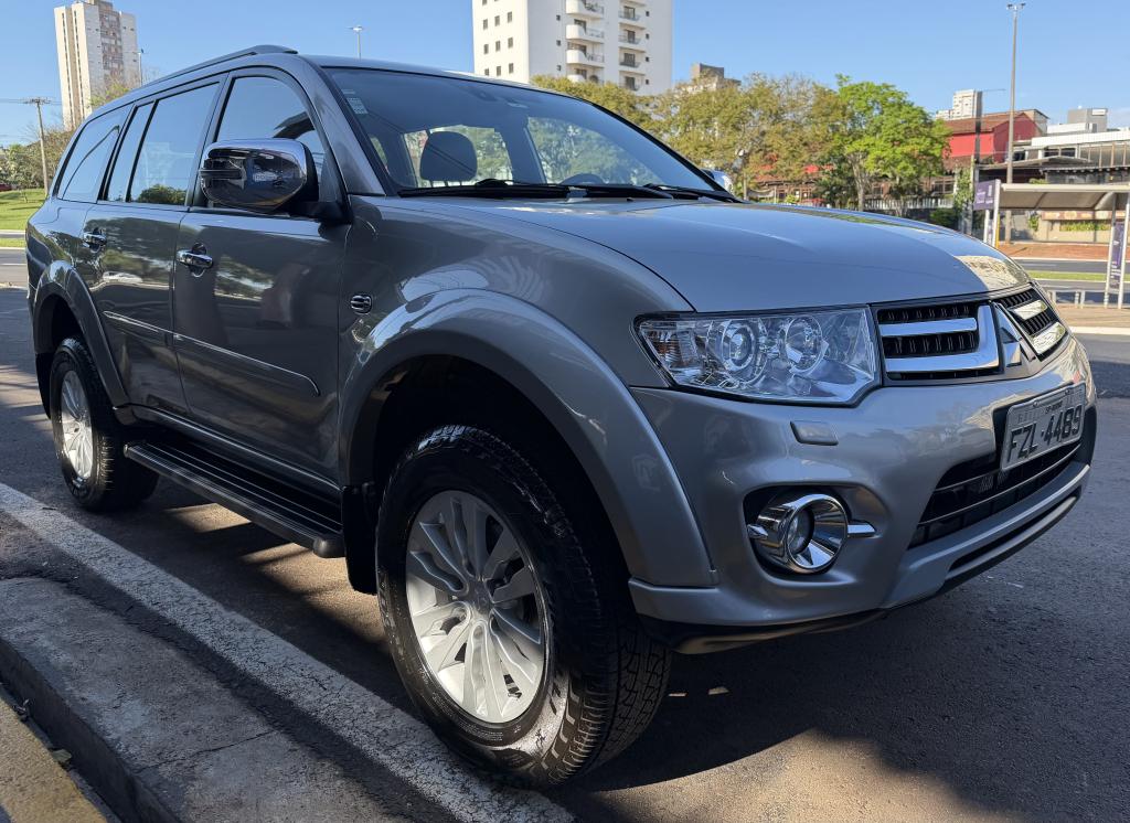 MITSUBISHI Pajero Dakar