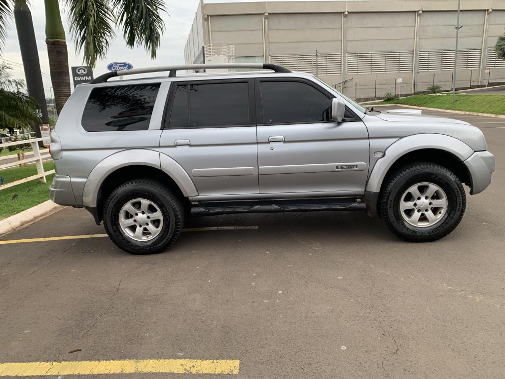 MITSUBISHI Pajero Sport - Foto