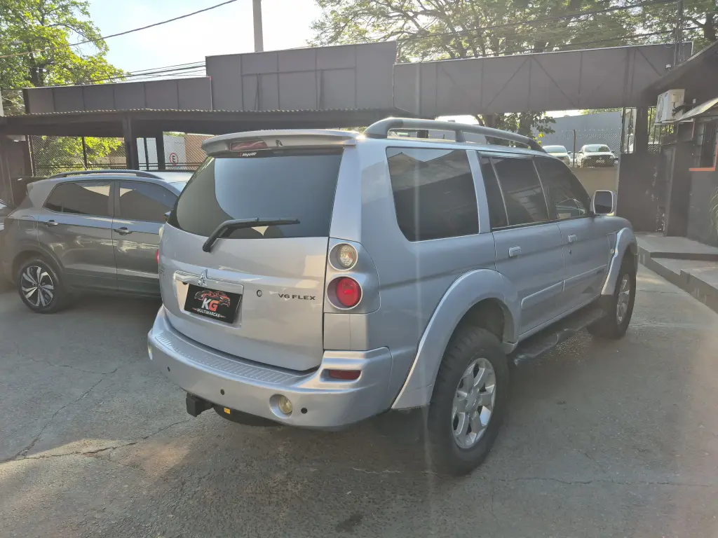 MITSUBISHI Pajero Sport - Foto