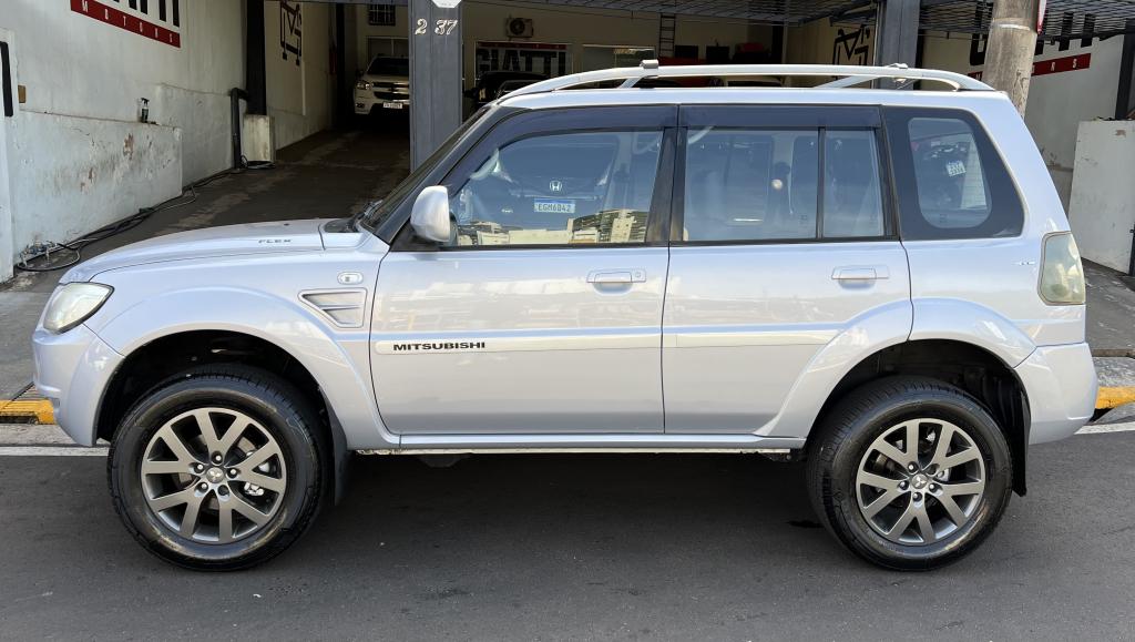 MITSUBISHI Pajero TR4 - Foto