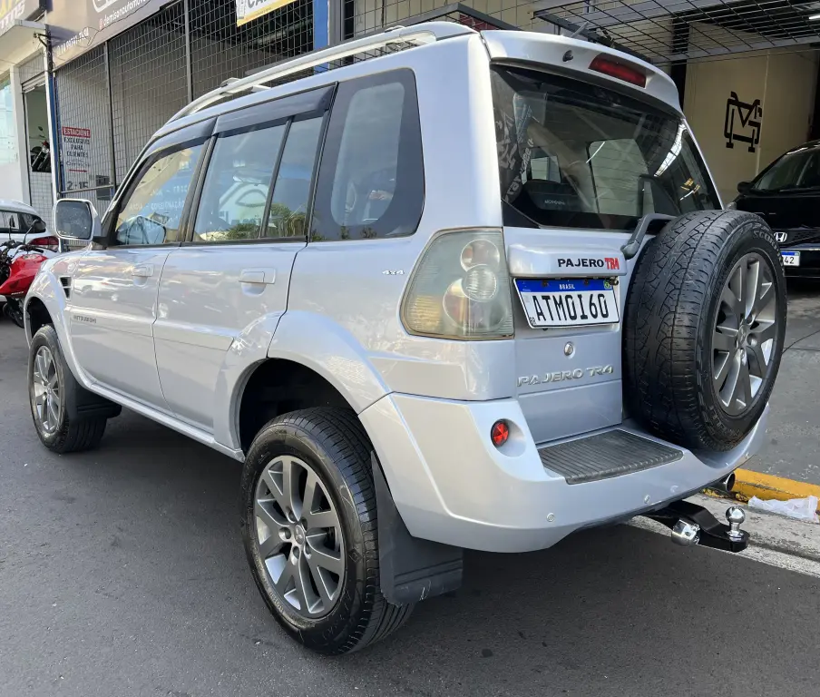 MITSUBISHI Pajero TR4 - Foto