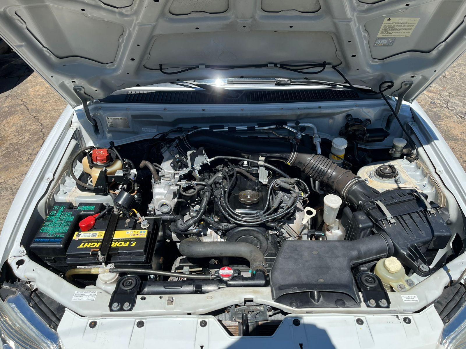 MITSUBISHI Pajero TR4 - Foto