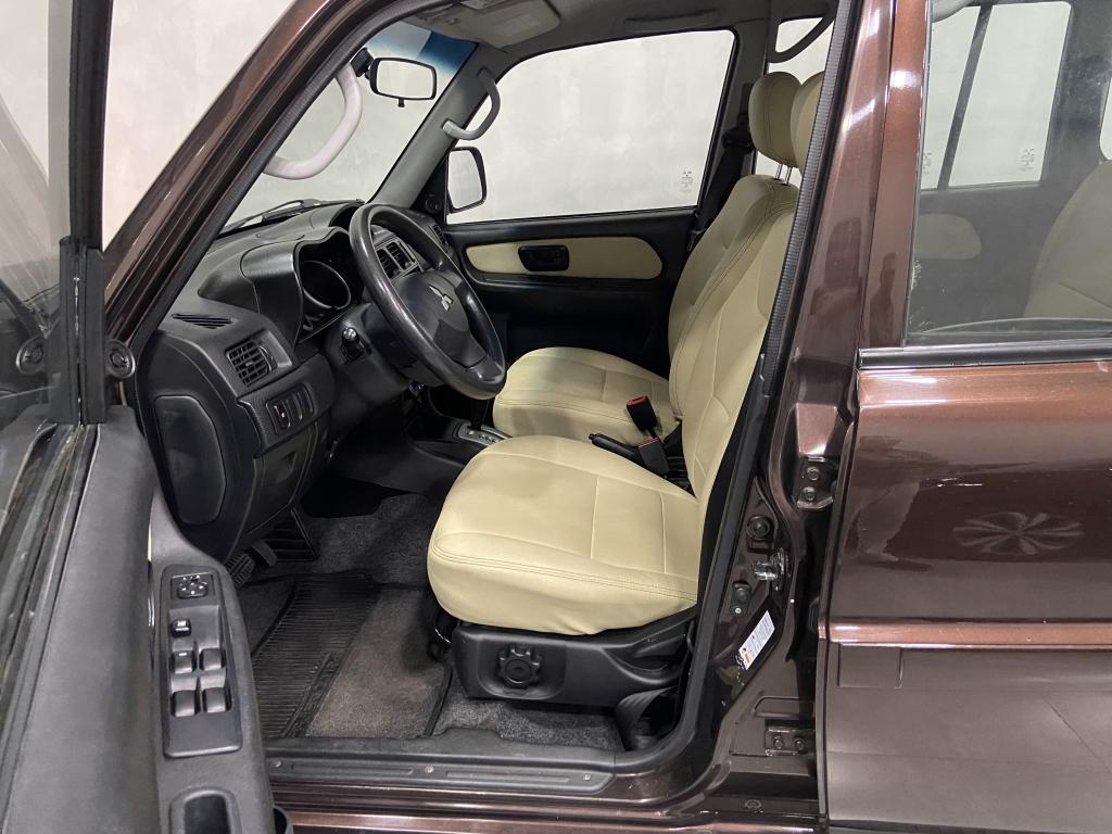 MITSUBISHI Pajero TR4 - Foto