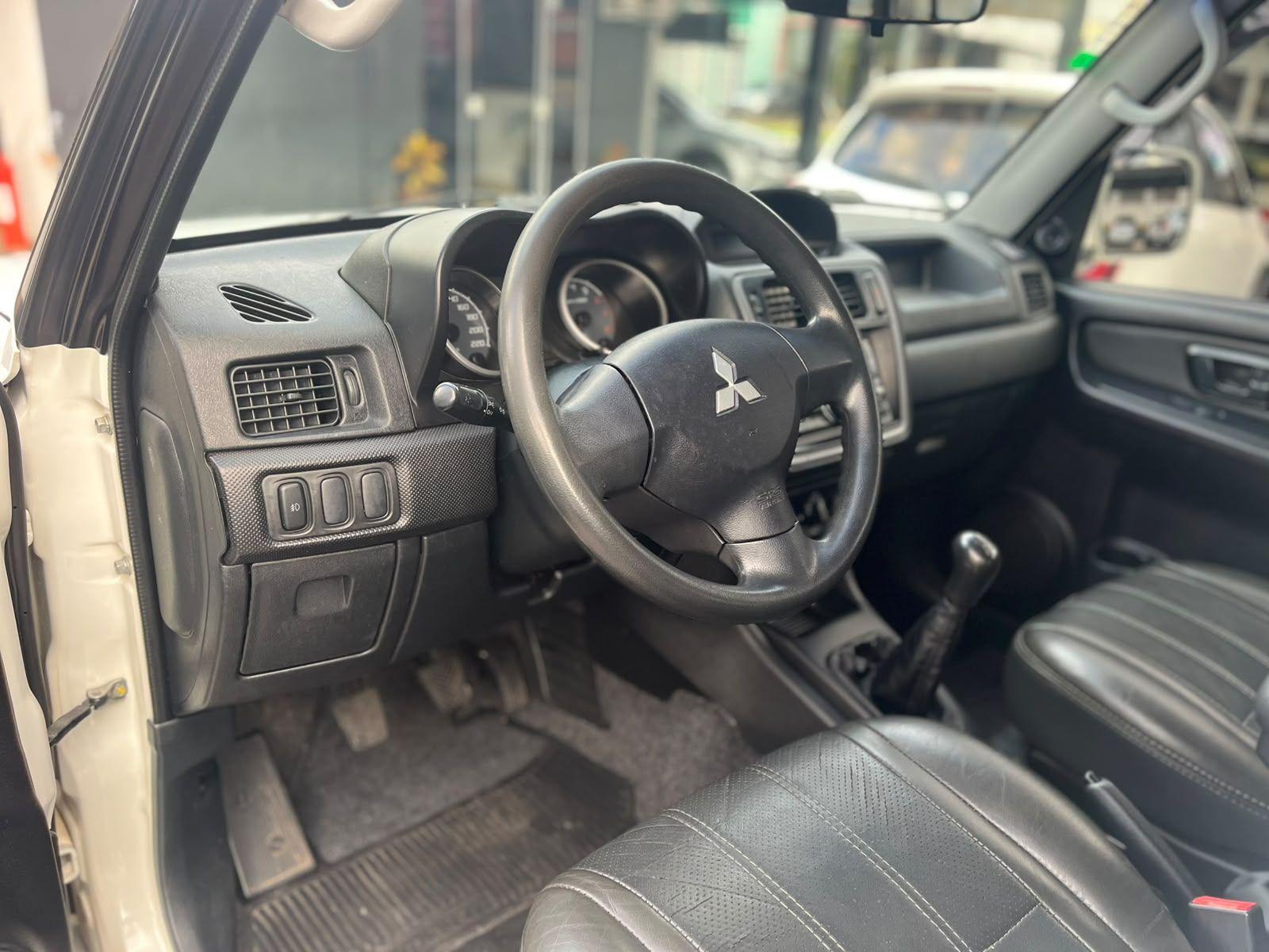 MITSUBISHI Pajero TR4 - Foto