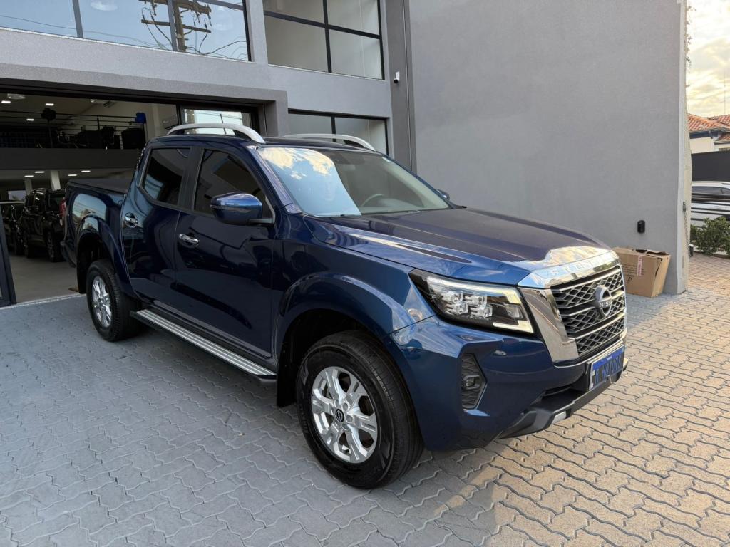 NISSAN Frontier - Foto