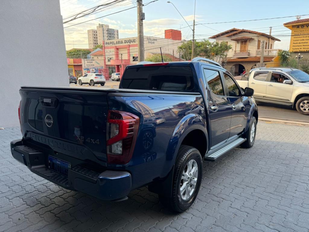 NISSAN Frontier - Foto
